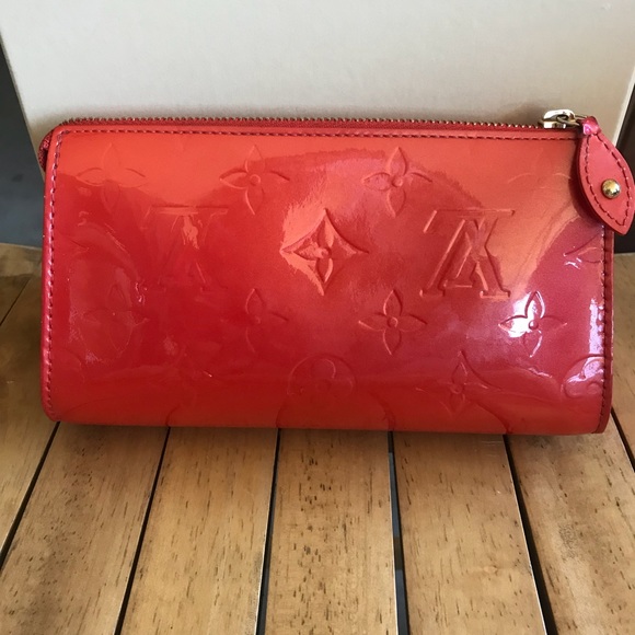 Louis Vuitton  Vernis Cosmetics Pouch - Picture 2 of 8